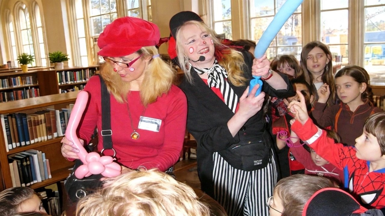 Ballonmodellage mit Kindern in der Bibliothek