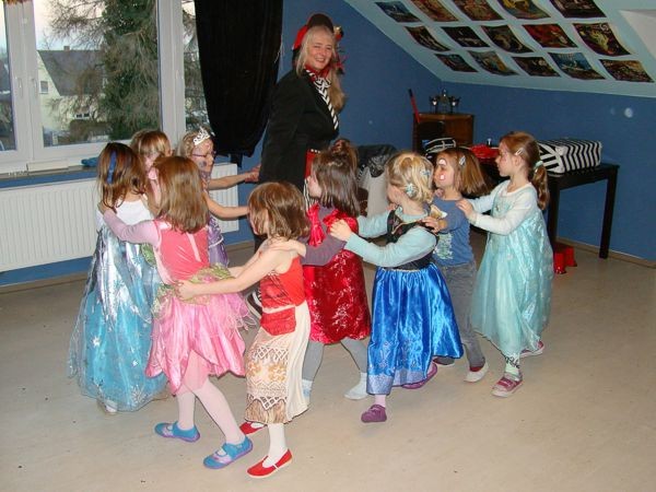 Kindergeburtstag mit der Mobilen Zauberschule – Foto 1